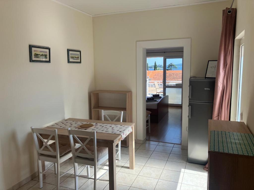 Apartmani Fani 2 Min Walking From Sea Orebić Eksteriør billede