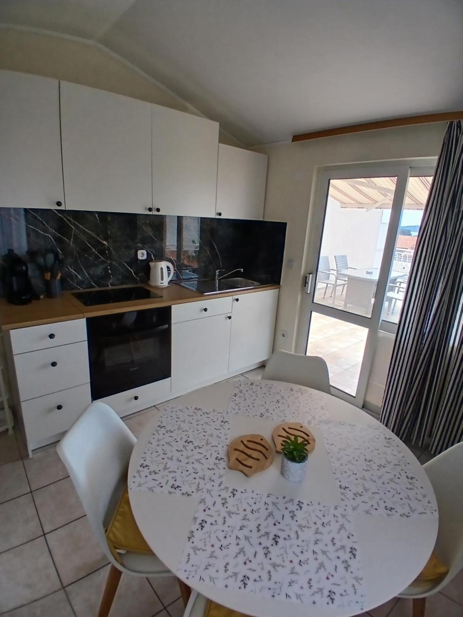 Apartmani Fani 2 Min Walking From Sea Orebić Eksteriør billede