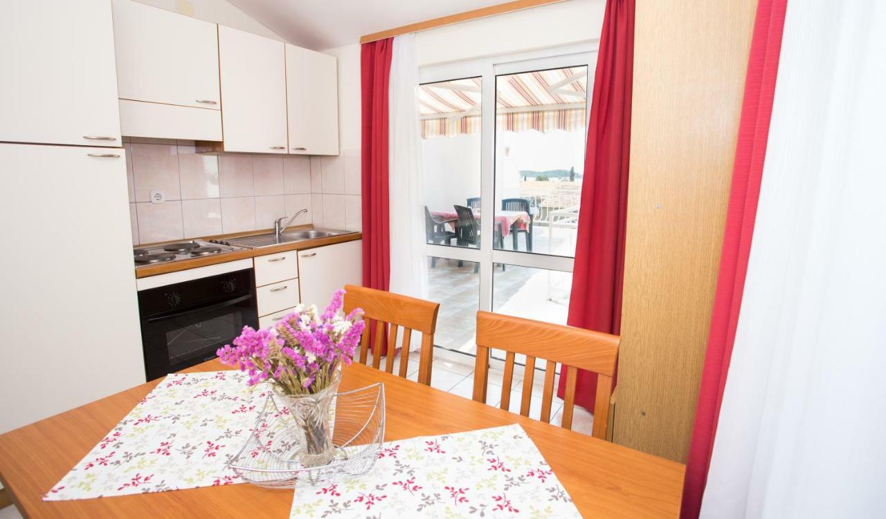 Apartmani Fani 2 Min Walking From Sea Orebić Eksteriør billede